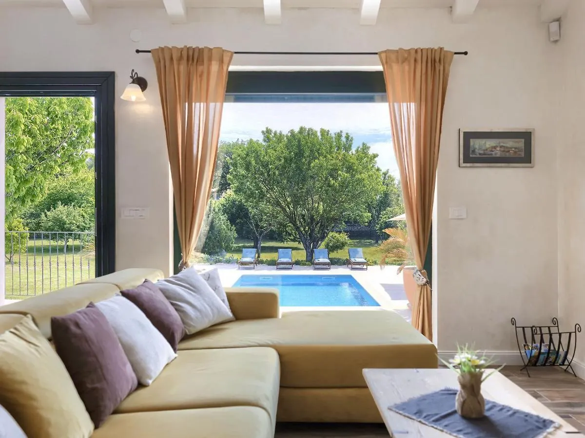 Holiday Home Villa Bernard Rovigno 0*,